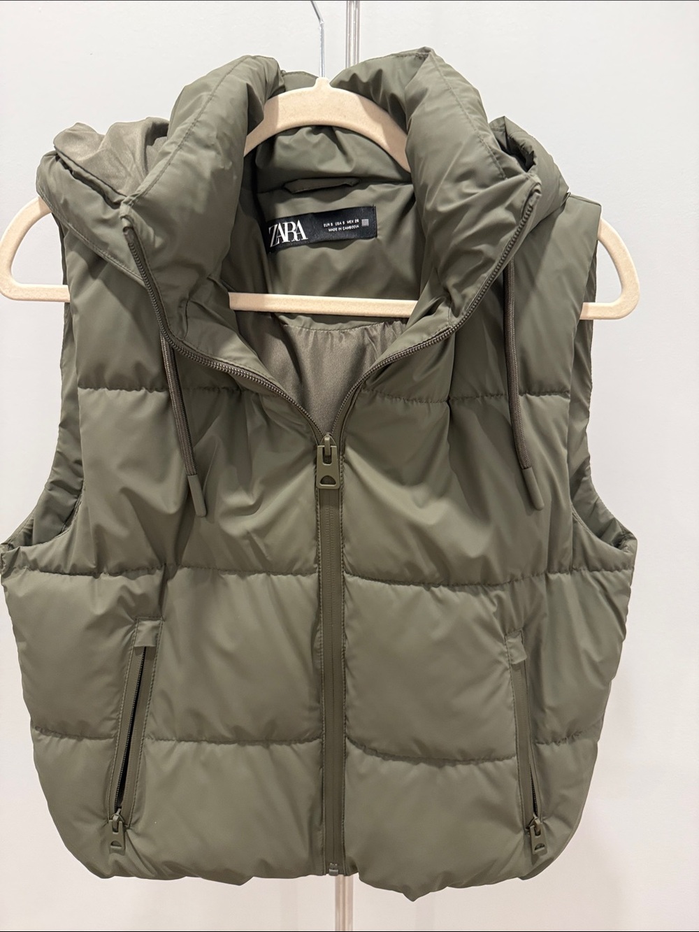 Zara Quilted Olive Green Hooded Puffer Vest - size small BNWT